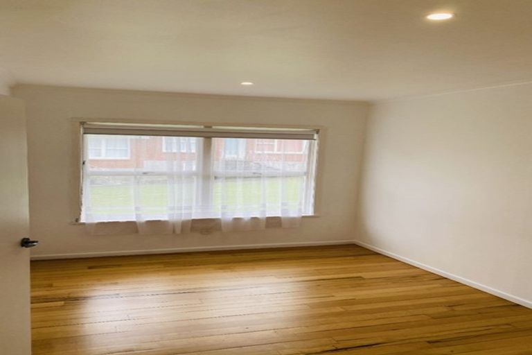 Photo of property in 2/12 Raines Avenue, Forrest Hill, Auckland, 0620