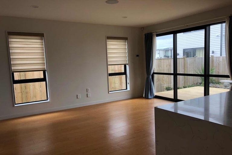 Photo of property in 41 Toanui Road, Hobsonville, Auckland, 0616