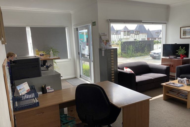 Photo of property in 75 Tahunanui Drive, Tahunanui, Nelson, 7011