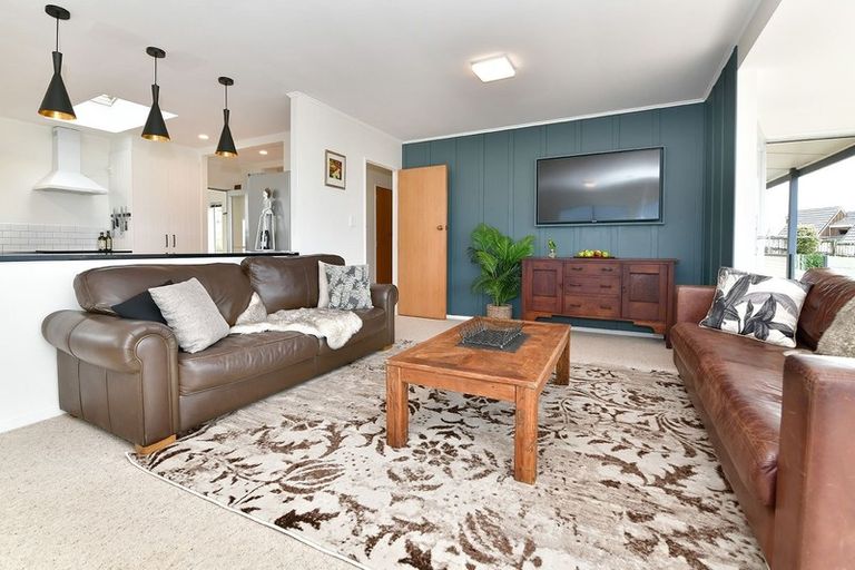 Photo of property in 18 Tamatea Drive, Snells Beach, 0920