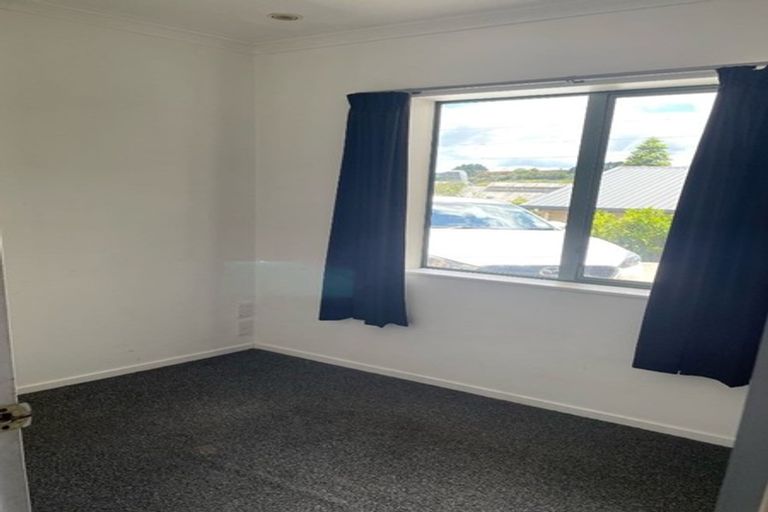 Photo of property in 10 Trillick Place, Tuakau, 2121