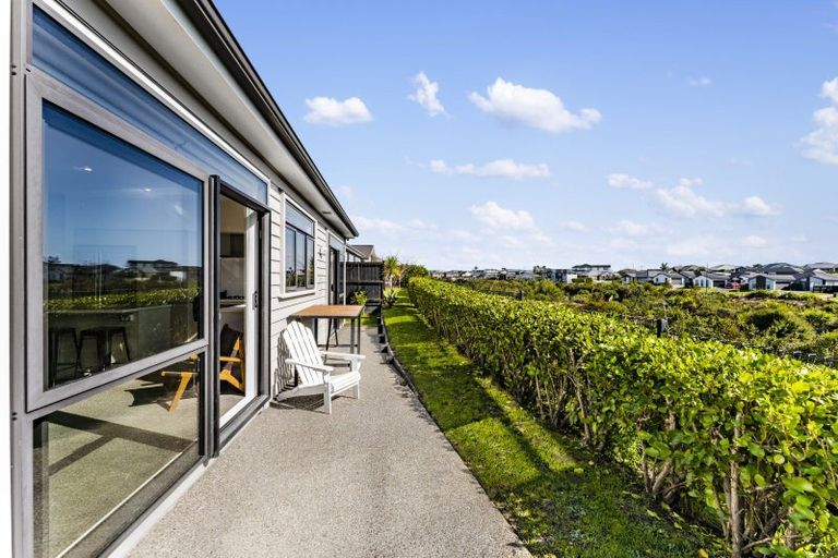 Photo of property in 8 Ara Kakara Avenue, Huapai, Kumeu, 0810