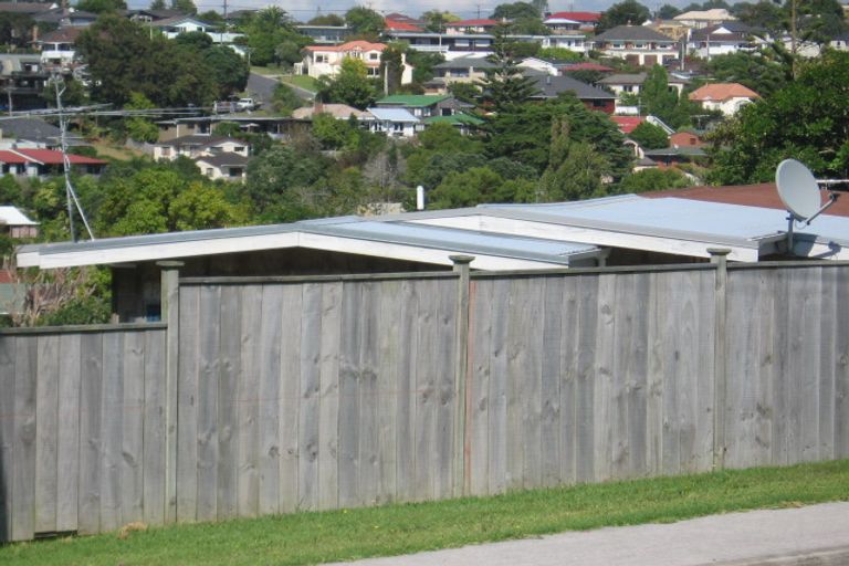 Photo of property in 19a Masterton Road, Rothesay Bay, Auckland, 0630