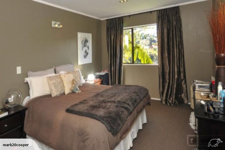 Photo of property in 35 North Terrace, Kelburn, Wellington, 6012