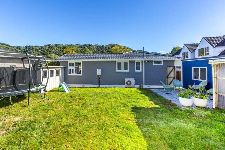 Photo of property in 46 Holdsworth Avenue, Trentham, Upper Hutt, 5018