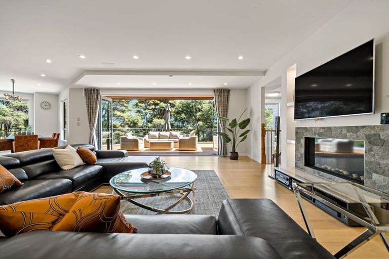 Photo of property in 293b Titirangi Road, Titirangi, Auckland, 0604