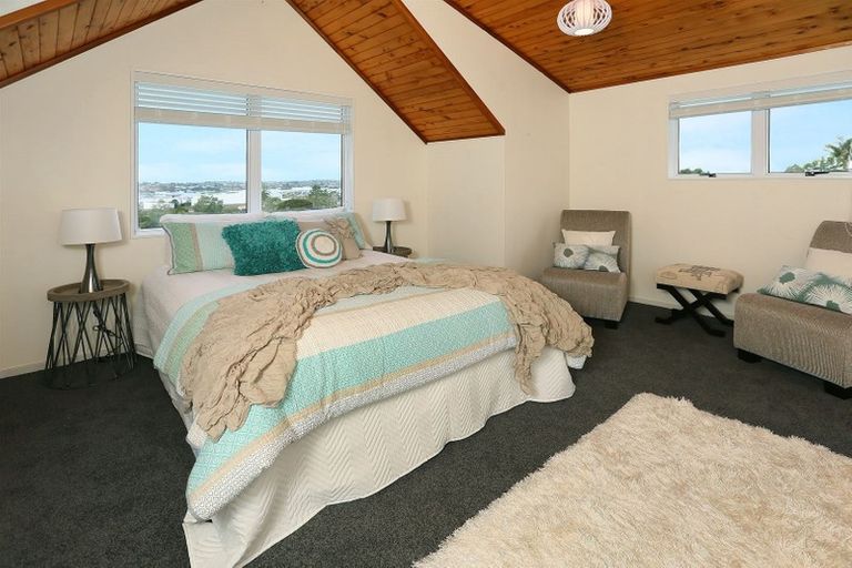 Photo of property in 1/37 Rhinevale Close, Henderson, Auckland, 0612