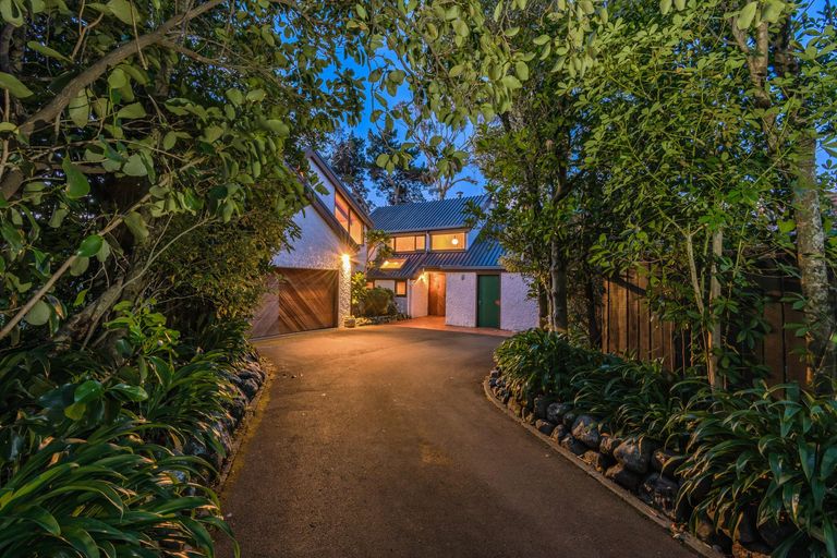 Photo of property in 36 Clifton Terrace, Fitzherbert, Palmerston North, 4410