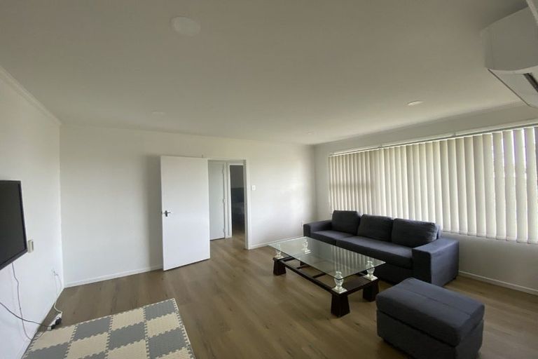 Photo of property in 18 Royal Arch Place, Rosehill, Papakura, 2113