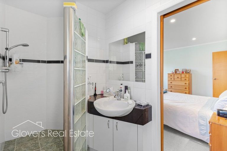 Photo of property in 2/169 Titirangi Road, New Lynn, Auckland, 0600