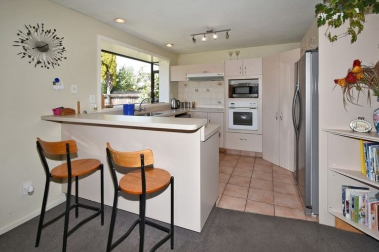 Photo of property in 34 Lowry Avenue, Redwood, Christchurch, 8051