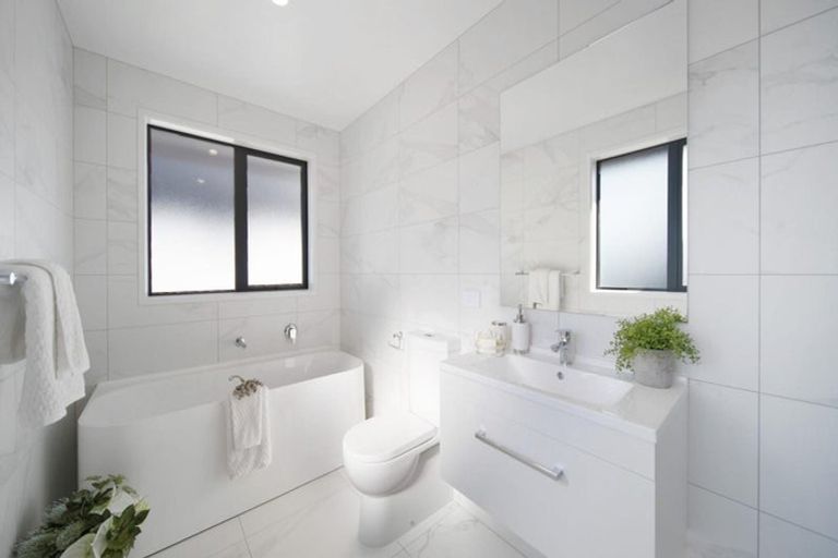 Photo of property in 26 Emerald Avenue, Rosehill, Papakura, 2113