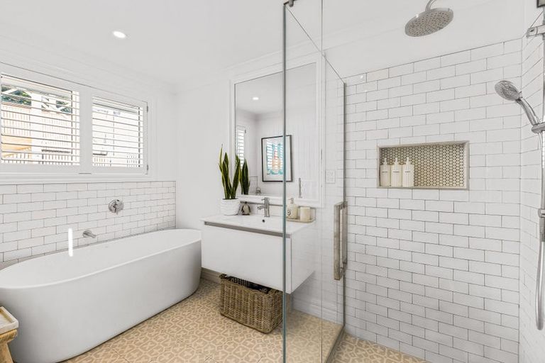 Photo of property in 7 Odlin Lane, Red Beach, 0932