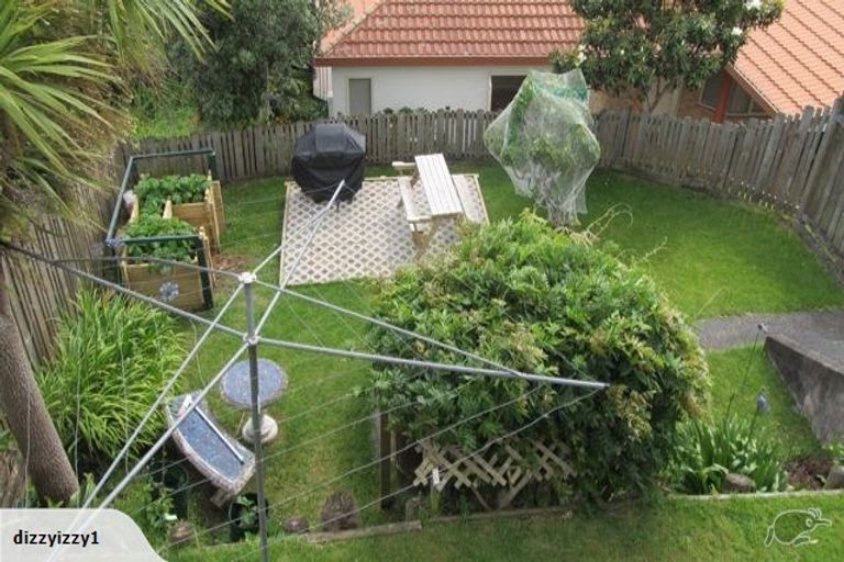 Photo of property in 2/901 East Coast Road, Northcross, Auckland, 0632