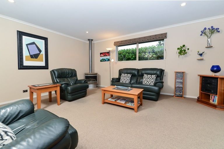 Photo of property in 18 Merlin Close, Huntington, Hamilton, 3210