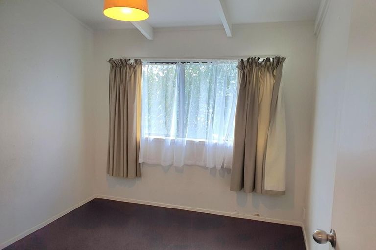 Photo of property in 50 Sungrove Rise, Sunnyvale, Auckland, 0612