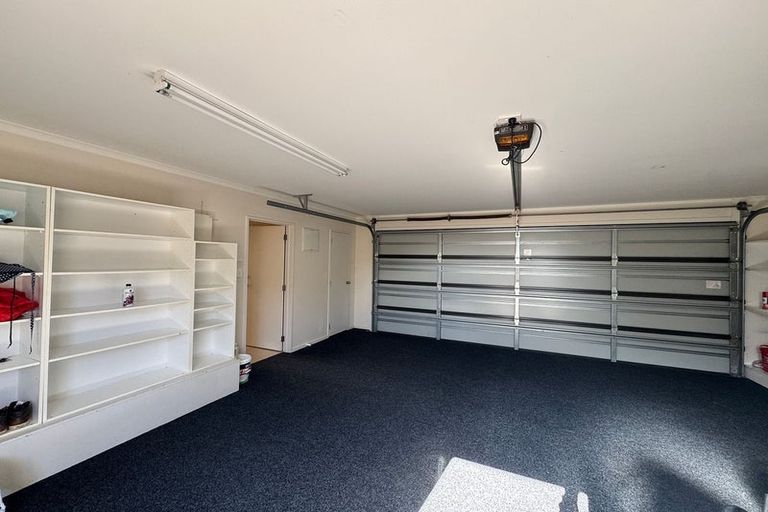 Photo of property in 2 Oakhurst Avenue, Flat Bush, Auckland, 2019