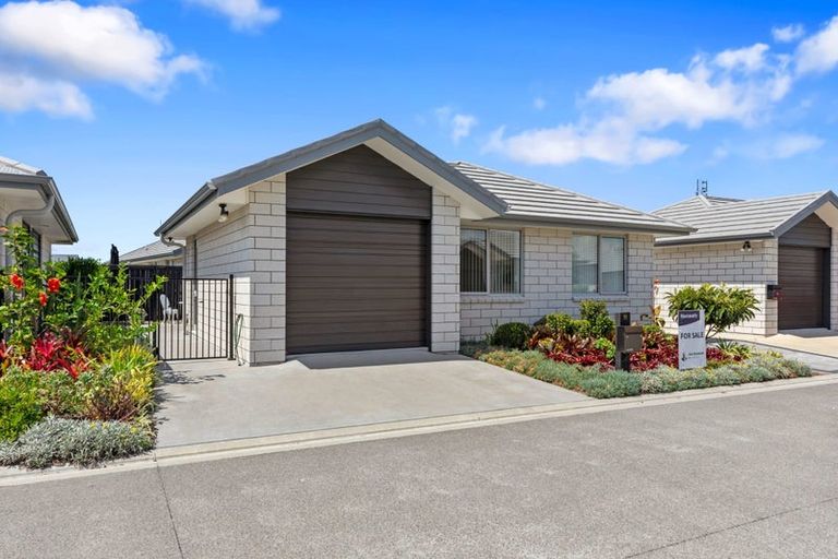 Photo of property in 11 Crest Way, Papamoa, 3118