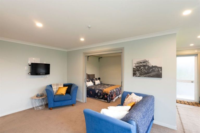 Photo of property in 6 Muhunoa West Road, Ohau, Levin, 5570