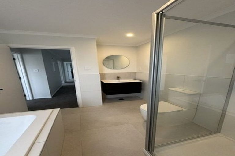 Photo of property in 660e Swanson Road, Swanson, Auckland, 0612