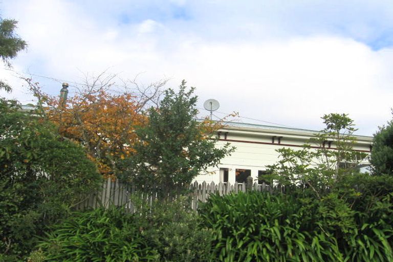 Photo of property in 2 Khouri Avenue, Karori, Wellington, 6012
