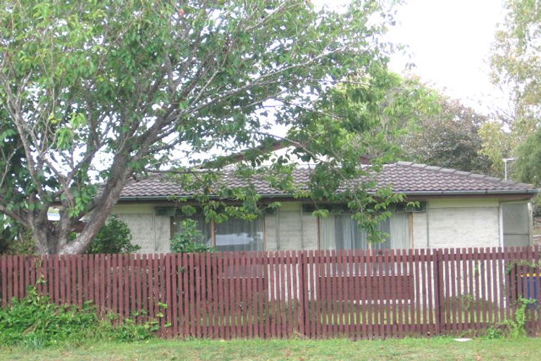 Photo of property in 1/65 Edmonton Road, Henderson, Auckland, 0612