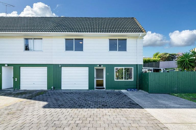 Photo of property in 41 Kohekohe Street, New Lynn, Auckland, 0600