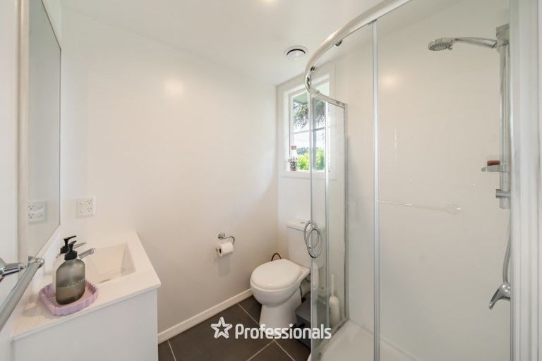 Photo of property in 24 Miromiro Road, Normandale, Lower Hutt, 5010