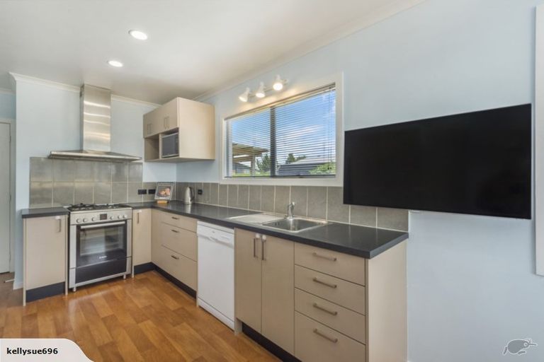 Photo of property in 14 Oakfield Crescent, Pukete, Hamilton, 3200