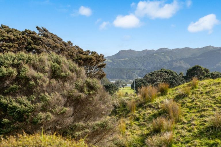 Photo of property in 18 Mangatawhiri Road, Omaha, 0986