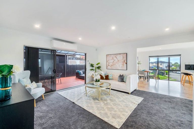 Photo of property in 12 San Casello Rise, Henderson, Auckland, 0612