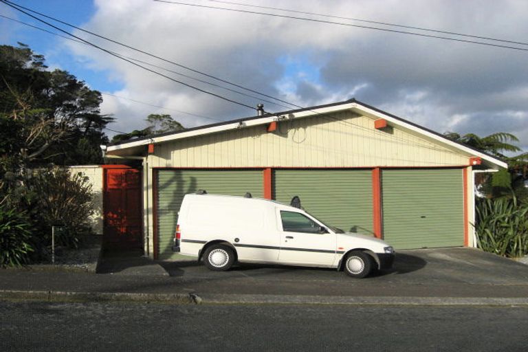Photo of property in 34 David Crescent, Karori, Wellington, 6012