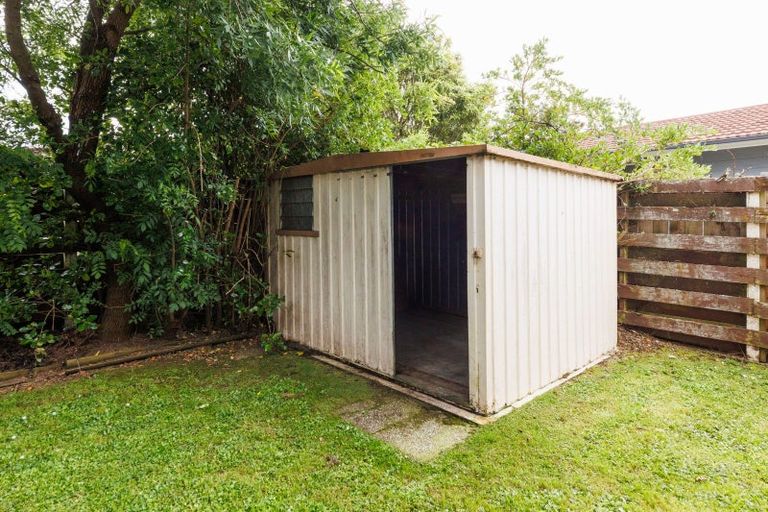 Photo of property in 2 Adams Place, Kelvin Grove, Palmerston North, 4414