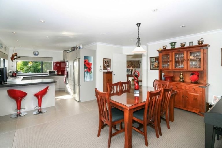 Photo of property in 6 Manuka Place, Whalers Gate, New Plymouth, 4310