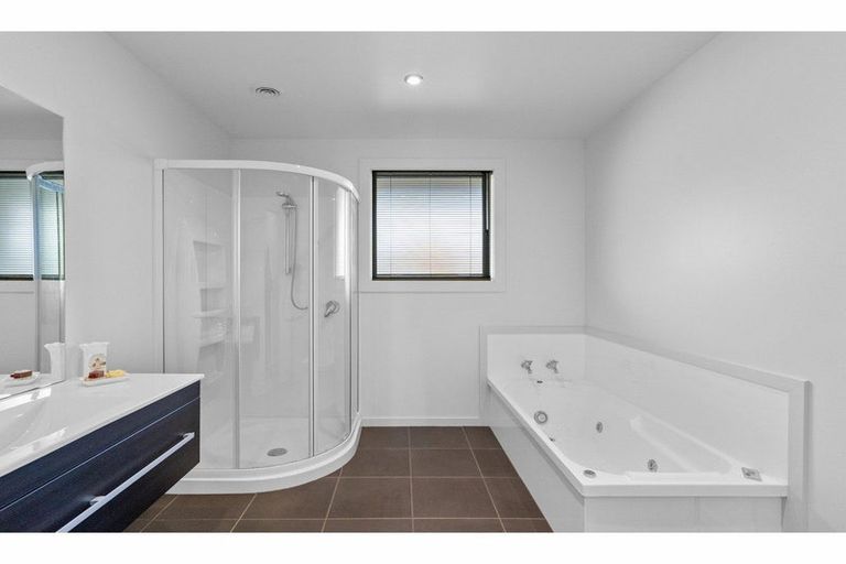 Photo of property in 48 Welsh Road, Winton, 9720