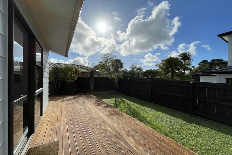 Photo of property in 1/94 Roberts Road, Te Atatu South, Auckland, 0610