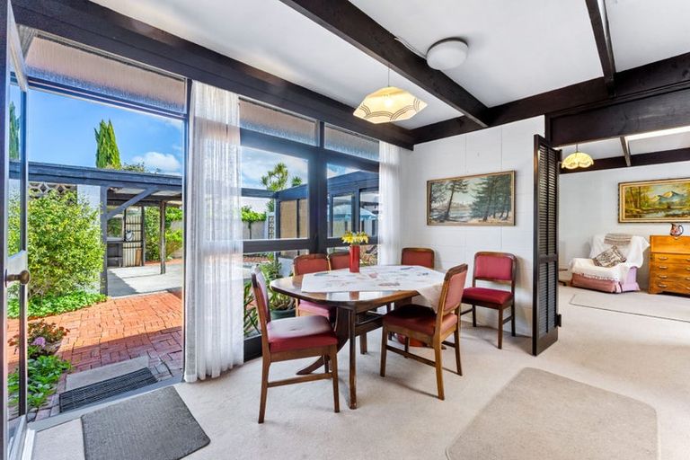 Photo of property in 2/10 Rodney Road, Northcote Point, Auckland, 0627