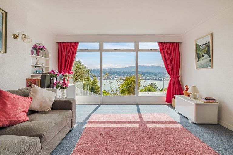 Photo of property in 121 Larnach Road, Vauxhall, Dunedin, 9013