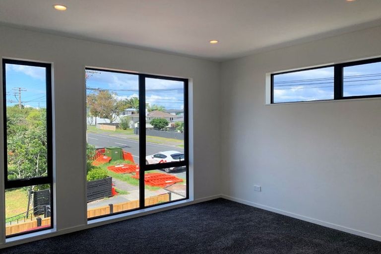Photo of property in 1/103 Flanshaw Road, Te Atatu South, Auckland, 0610