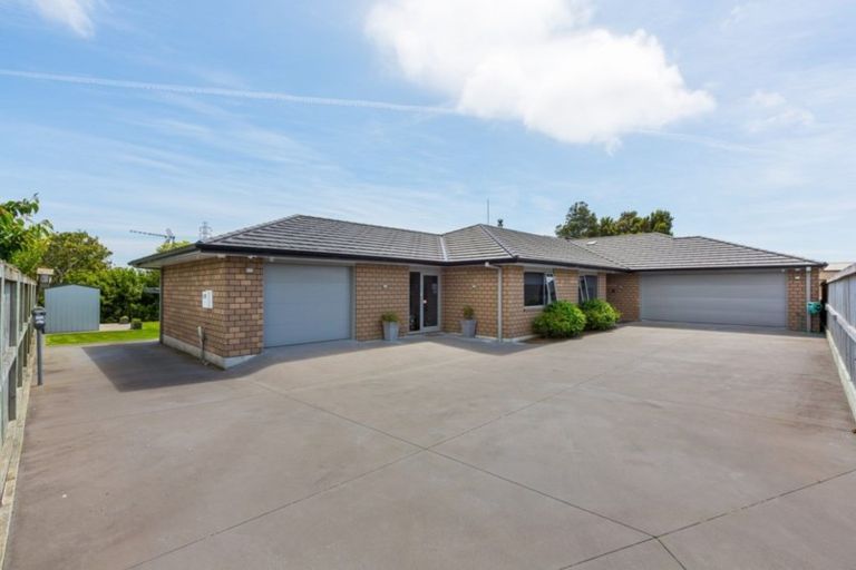Photo of property in 11 Settlers Close, Whalers Gate, New Plymouth, 4310