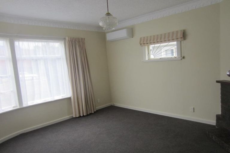 Photo of property in 8 Cambridge Street, Tawa, Wellington, 5028