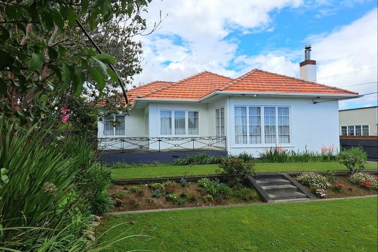 Photo of property in 100 Weraroa Road, Levin, 5510