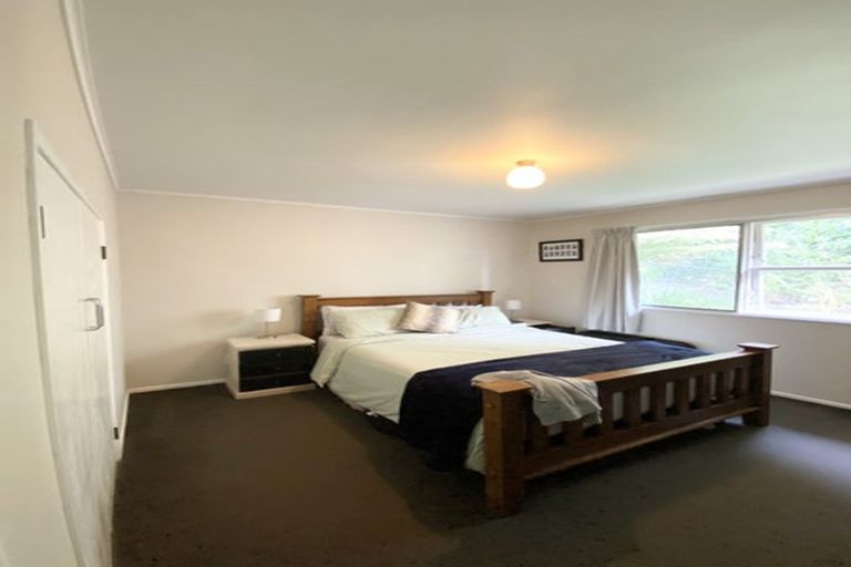 Photo of property in 93 Fairclough Road, Beach Haven, Auckland, 0626