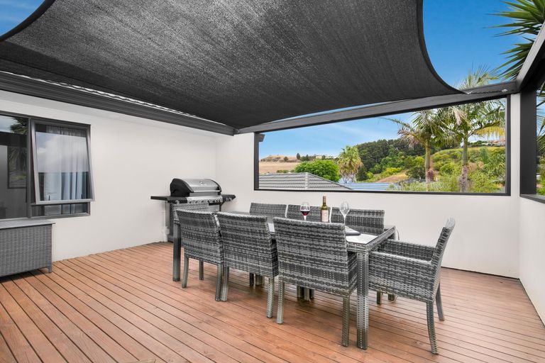 Photo of property in 32 Les Fisher Place, Pukekohe, 2120