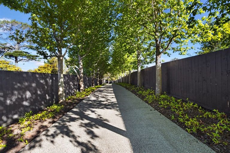 Photo of property in 37 Paremoremo Road, Lucas Heights, Auckland, 0632