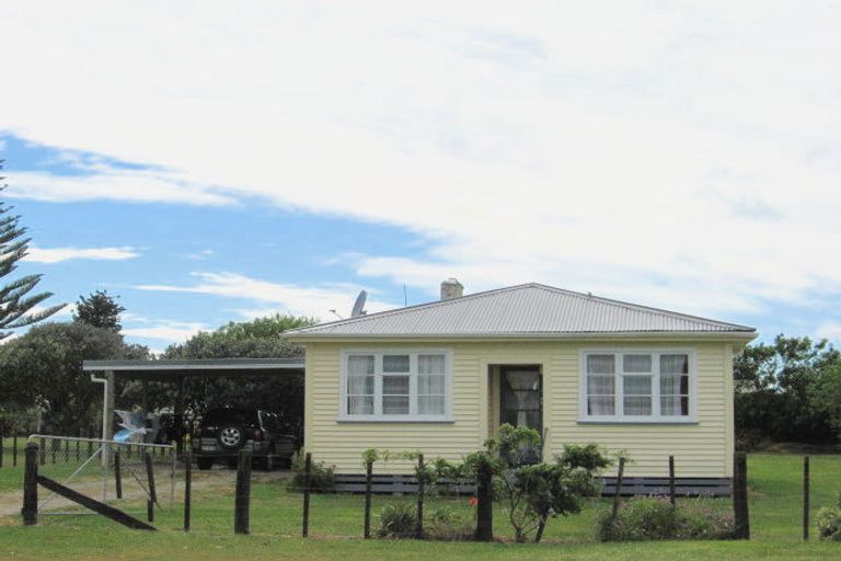 Photo of property in 2 Resolution Street, Tolaga Bay, 4077