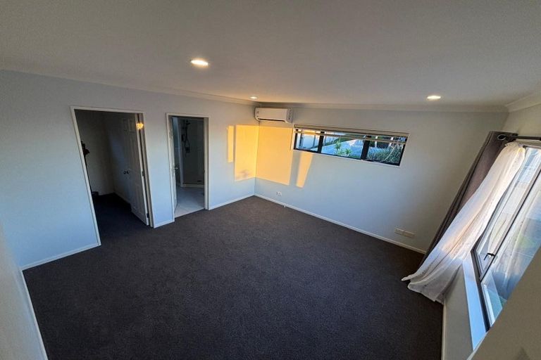 Photo of property in 27 Mariners View Road, Beach Haven, Auckland, 0626
