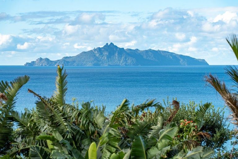 Photo of property in 1052 Cove Road, Langs Beach, Waipu, 0582