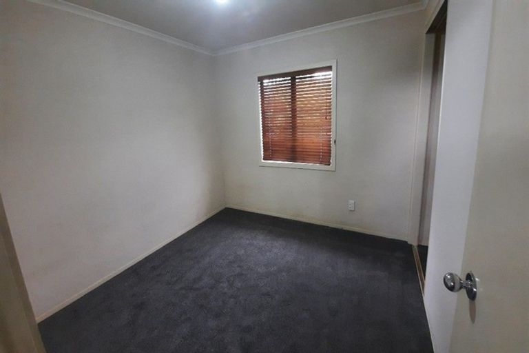 Photo of property in 10 Cinnabar Place, Westgate, Auckland, 0614