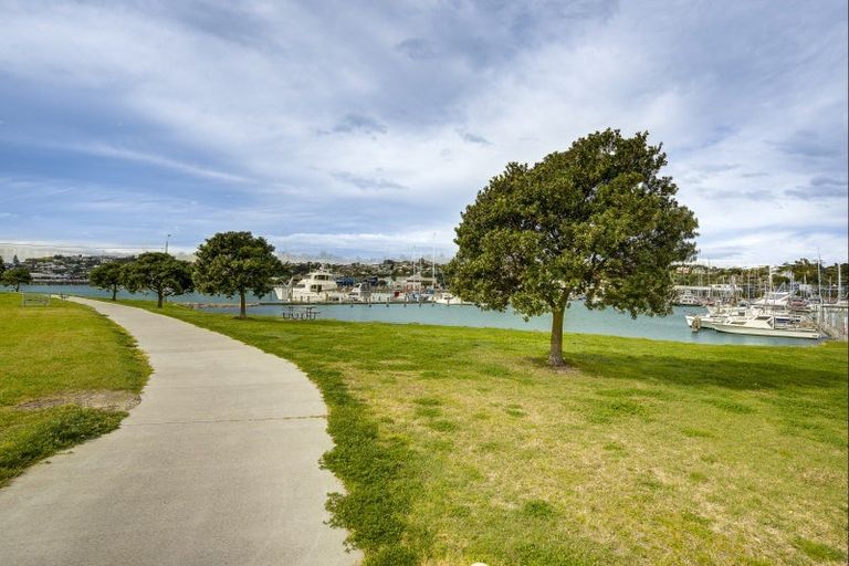 Photo of property in 2/8 Meeanee Quay, Westshore, Napier, 4110